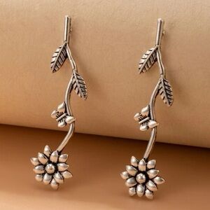 Long Stem flowers hanging dangle drop earrings 🌿